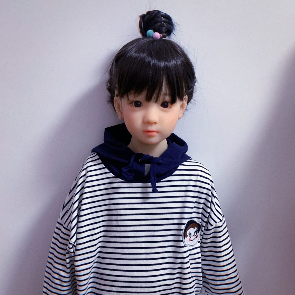 UTDOLL Q 108 cm realistische Mini-Puppe in Naturtönen – Kundenfotos – Bild 7